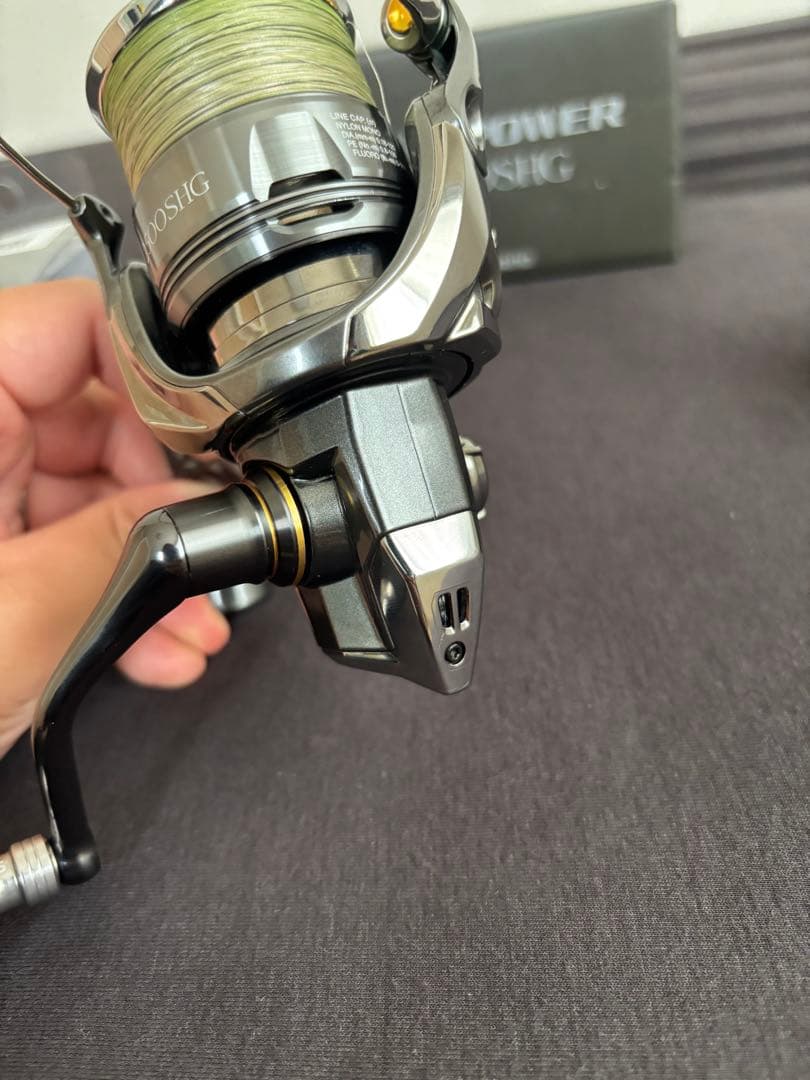 24ツインパワー 2500SHG 替えスプール.パワーハンドルノブ付