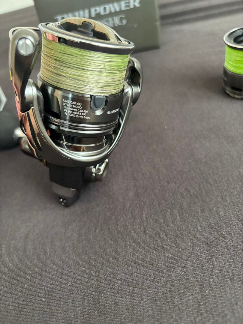 24ツインパワー 2500SHG 替えスプール.パワーハンドルノブ付