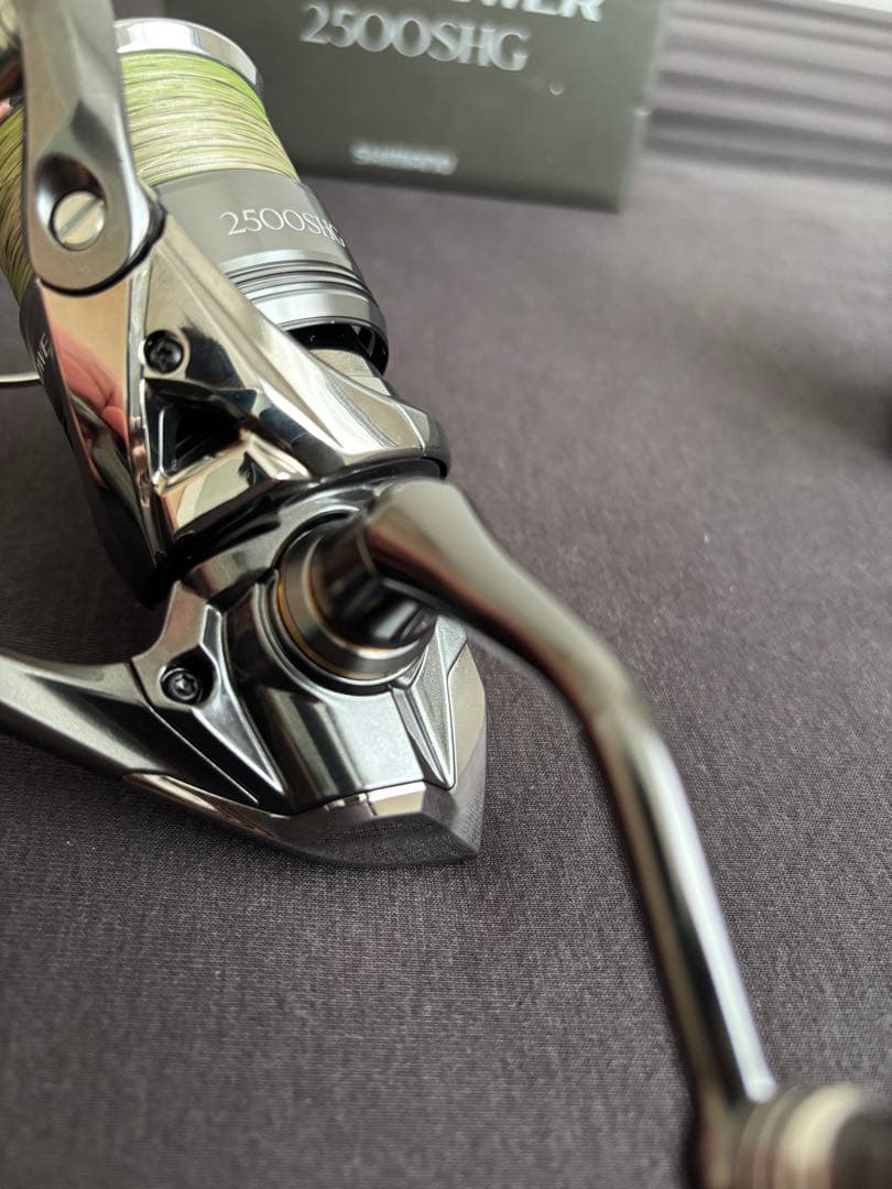 24ツインパワー 2500SHG 替えスプール.パワーハンドルノブ付