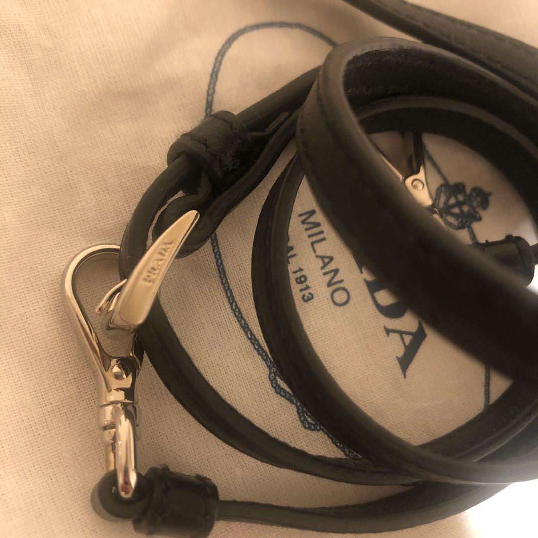 prada 黒色トートバッグ　希少タイプ　ナイロン、牛革