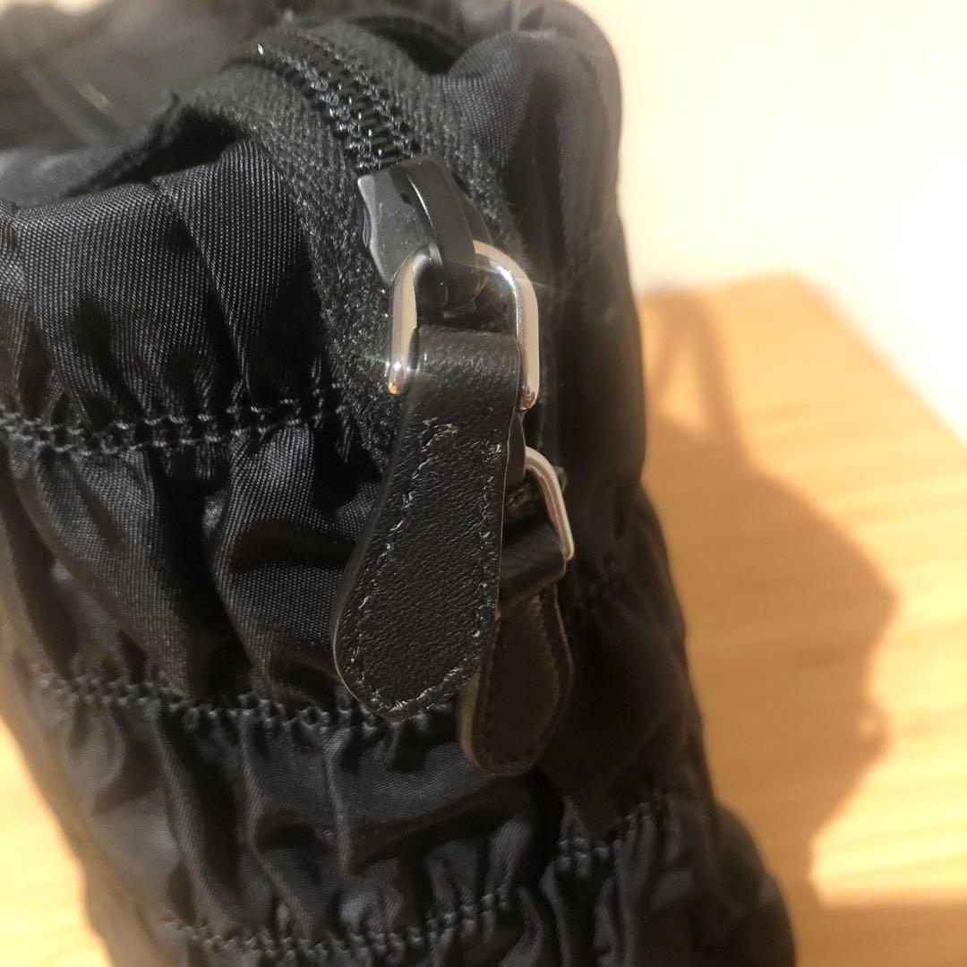 prada 黒色トートバッグ　希少タイプ　ナイロン、牛革
