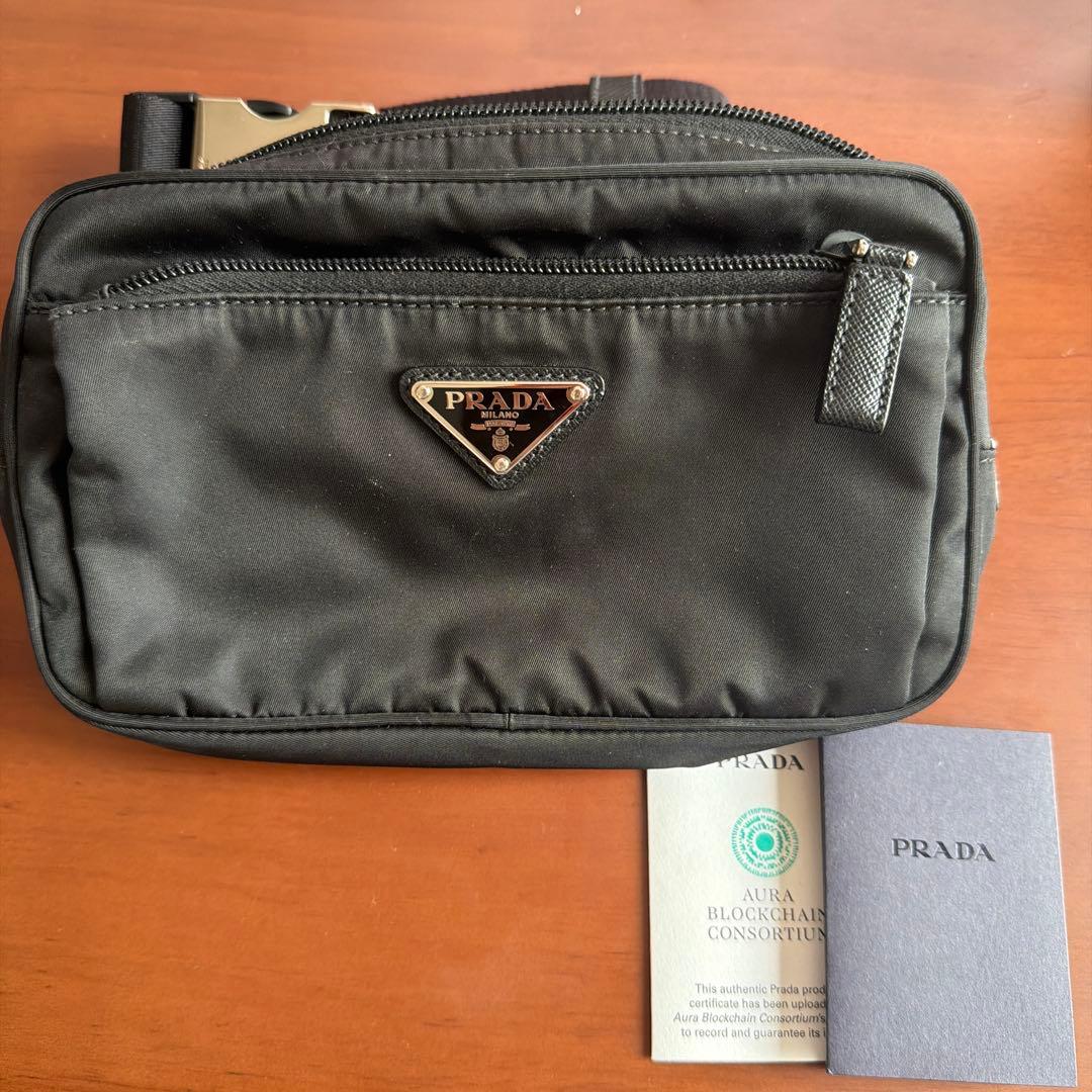 PRADA ブラック ナイロン ボディバッグ