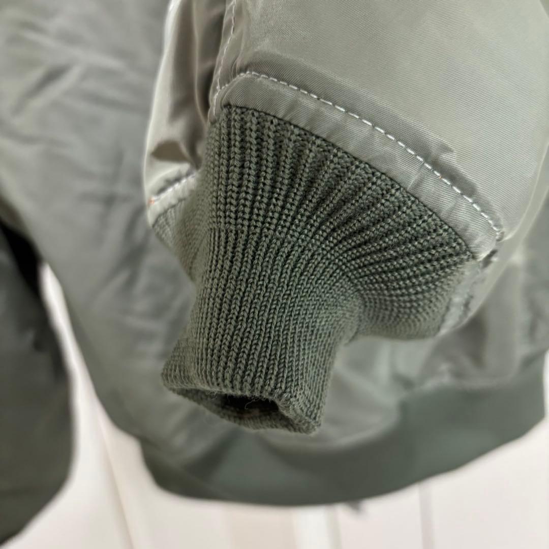 BEAMS THERMOLITE MA-1 リラックスフィット フライト カーキ