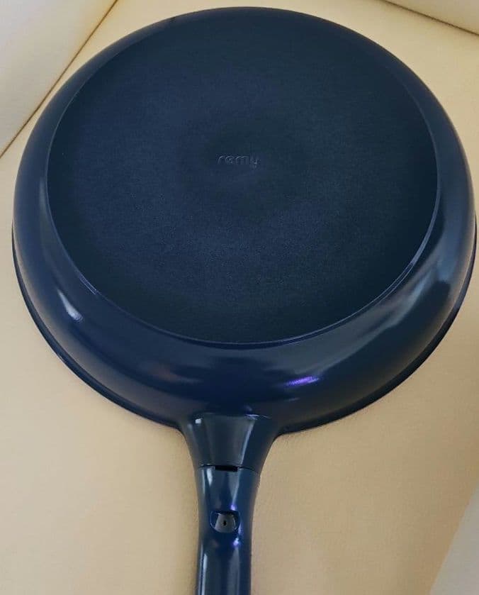 最終お値下げ品　remy pan　 フライパン 28㎝