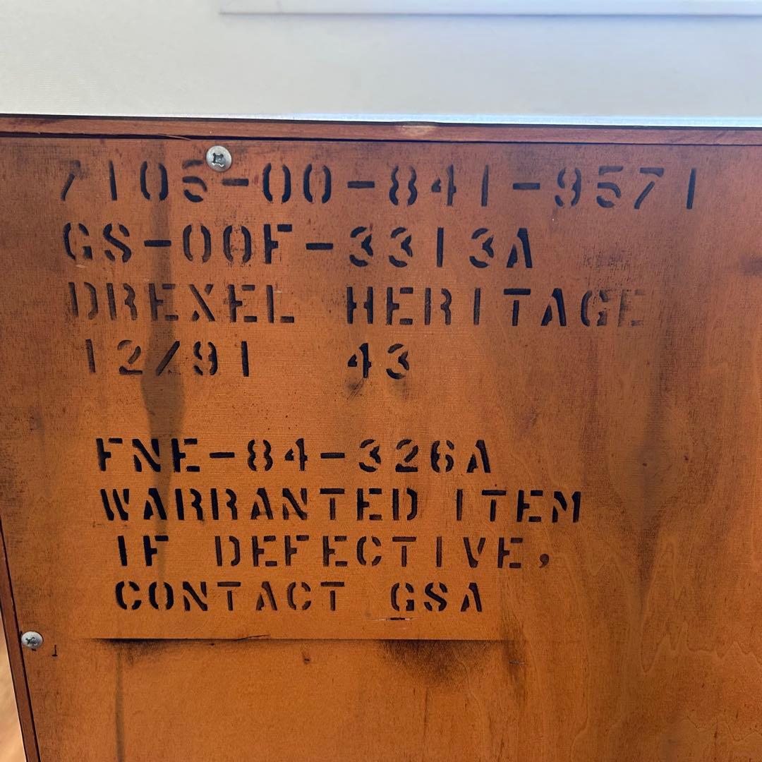 【DREXEL HERITAGE】 ドレクセルヘリテイジ ガラスキャビネット