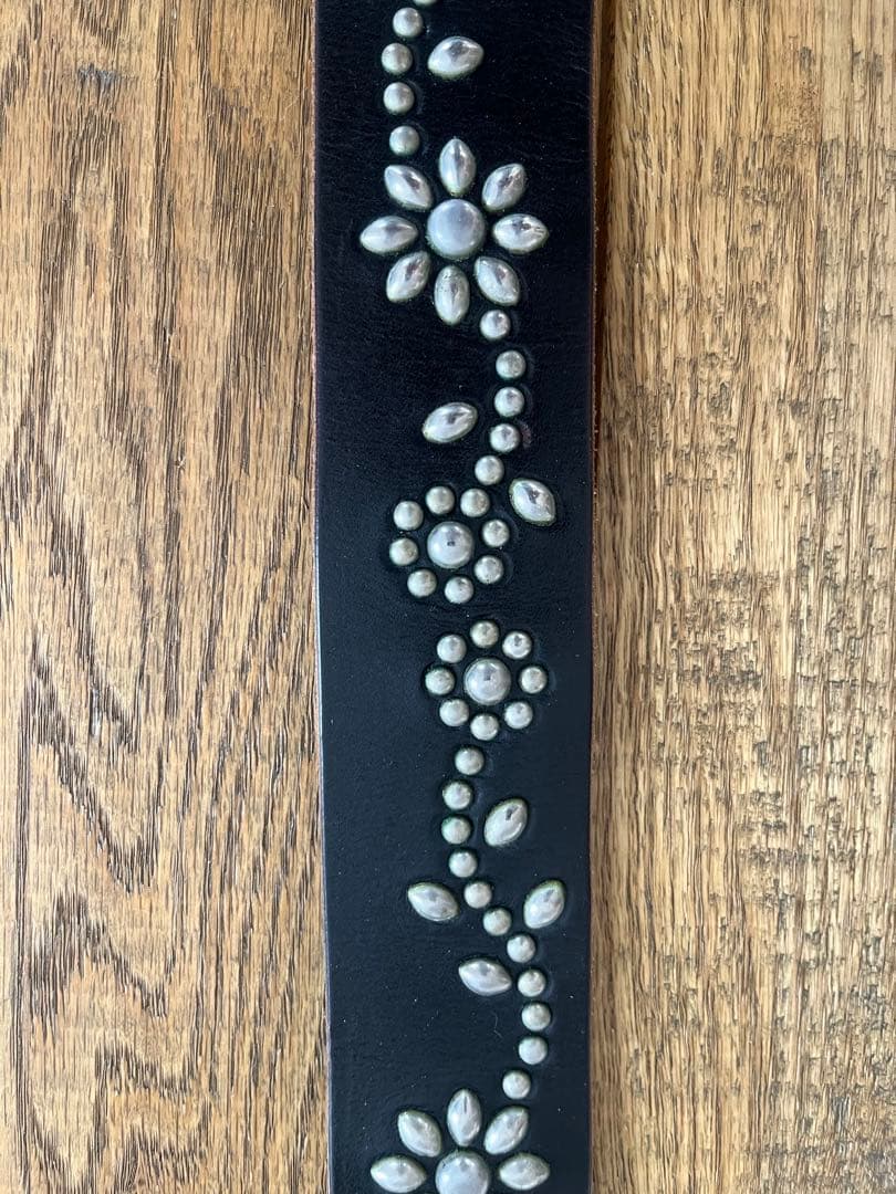 専用です　HTC フラワー スタッズベルト ブラック　32inch 数回使用のみ