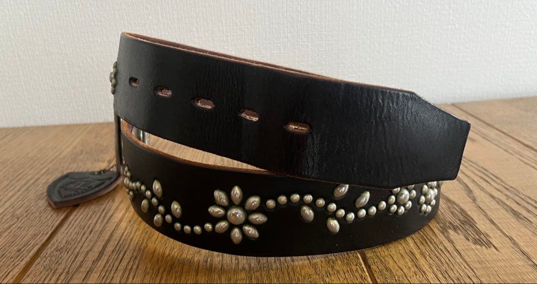 専用です　HTC フラワー スタッズベルト ブラック　32inch 数回使用のみ