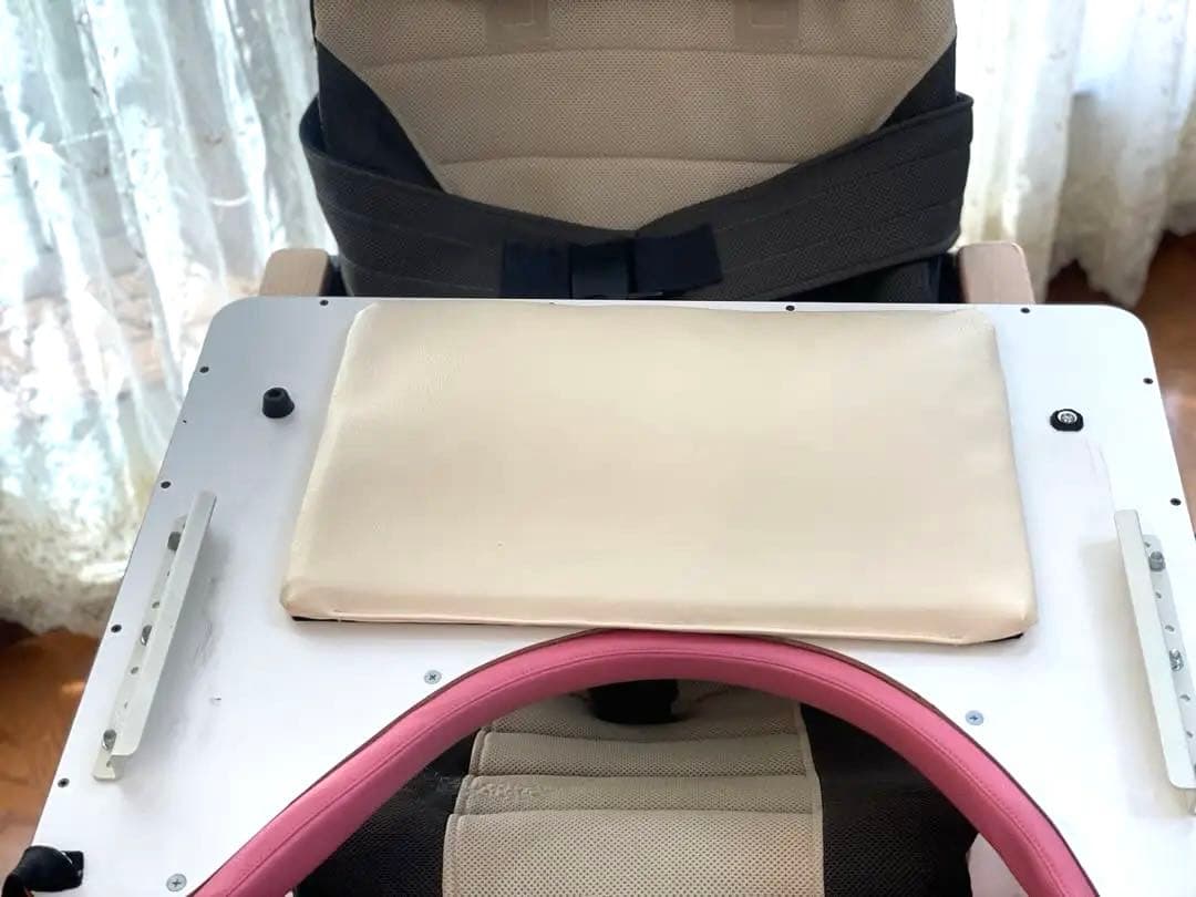 座位保持椅子　茶色xベージュ