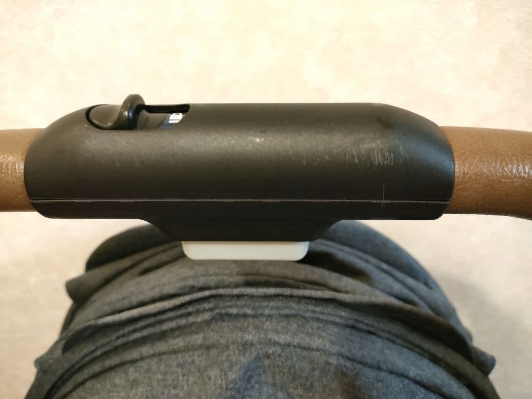 タイヤ新品交換済　Aprica　ラクーナクッションフリー　ネイビーA型ベビーカー