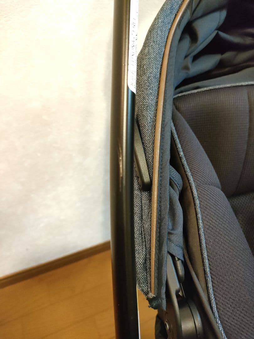 タイヤ新品交換済　Aprica　ラクーナクッションフリー　ネイビーA型ベビーカー