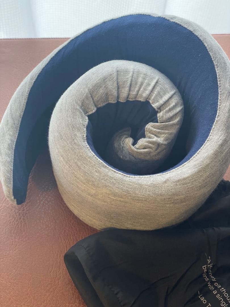 快適グッズ・旅行小物 Ostrichpillow Go Neck Pillow