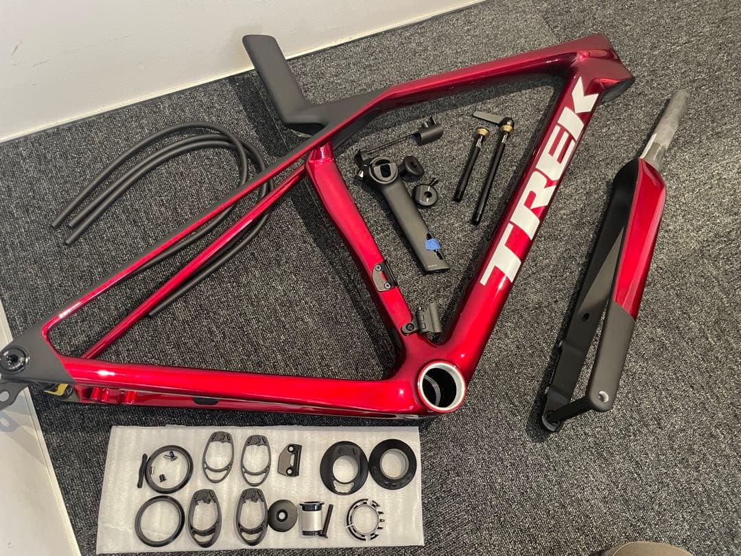 TREK Madone SL GEN8 フレームセット XS 未使用新品