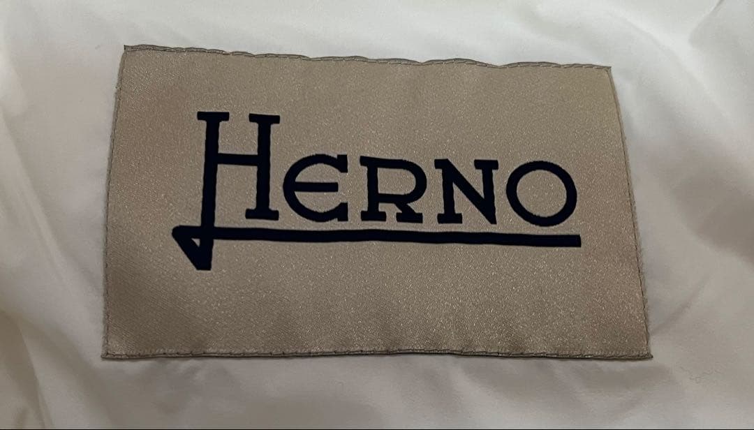 HERNO ヘルノダウンジャケット・フード・エコファー（未使用✨）早い者勝ち