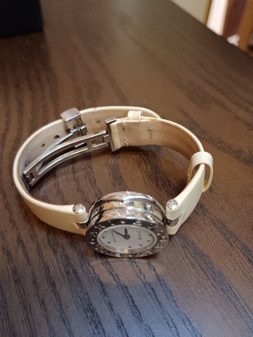 BVLGARI B.Zero1 ホワイトレザー腕時計