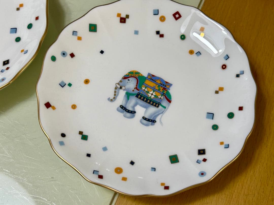 ナルミ　幸せを呼ぶ象　ボウル　大皿　ペア　カップ&ソーサー　ソルト&ペッパー