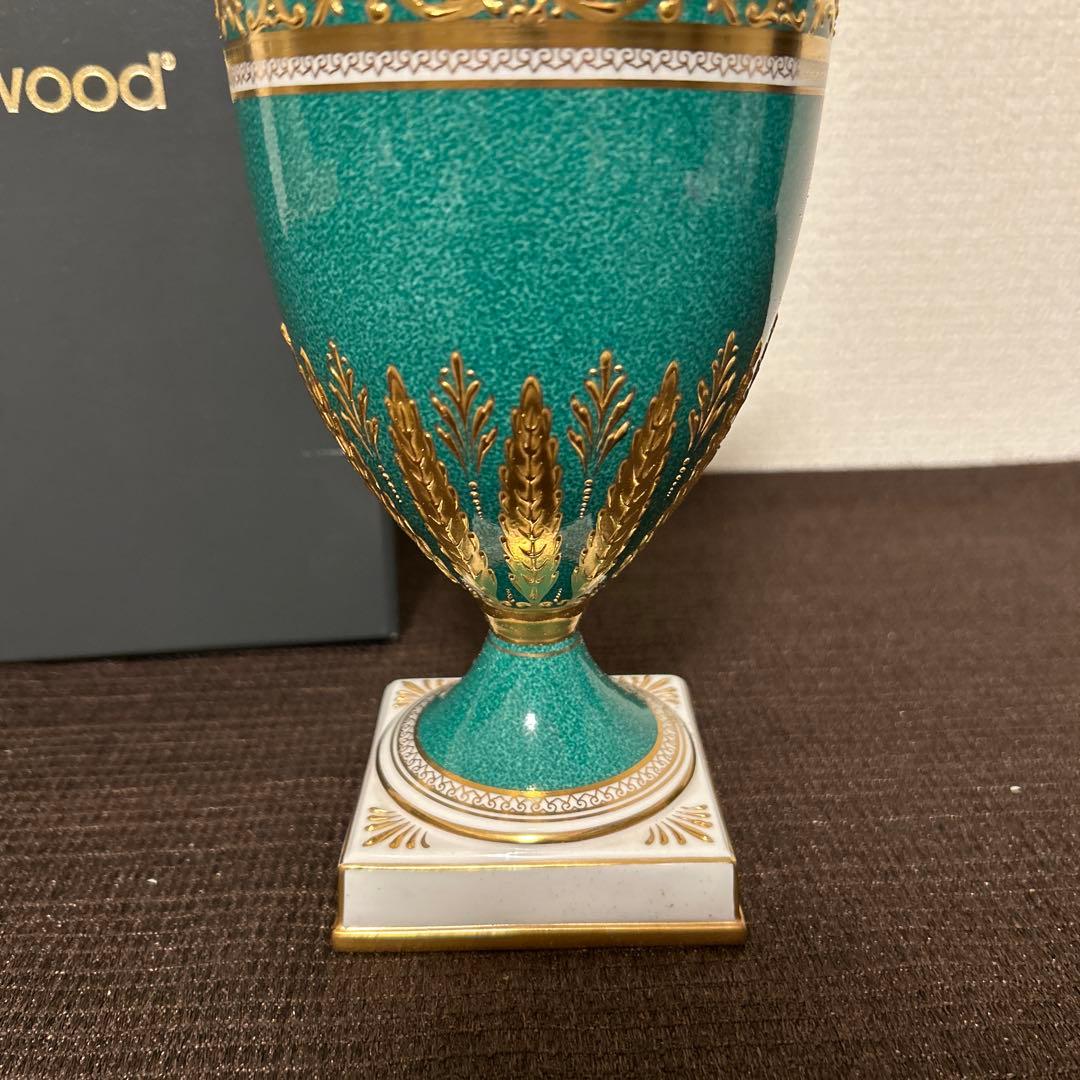 ウェッジウッド　コロンビア　パウダーグリーン　シャグリーン　フラワーベース