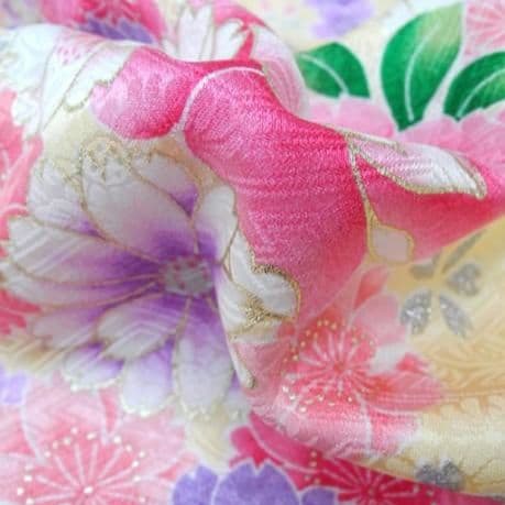 正絹☆やさしげなパステルトーンの花々の舞が清らか＆フェミニンな7歳七五三用祝い着