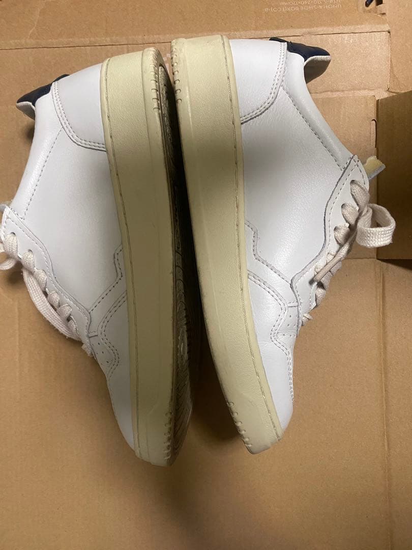 最終値下_AUTRY MEDALIST スニーカー ホワイト/ネイビー