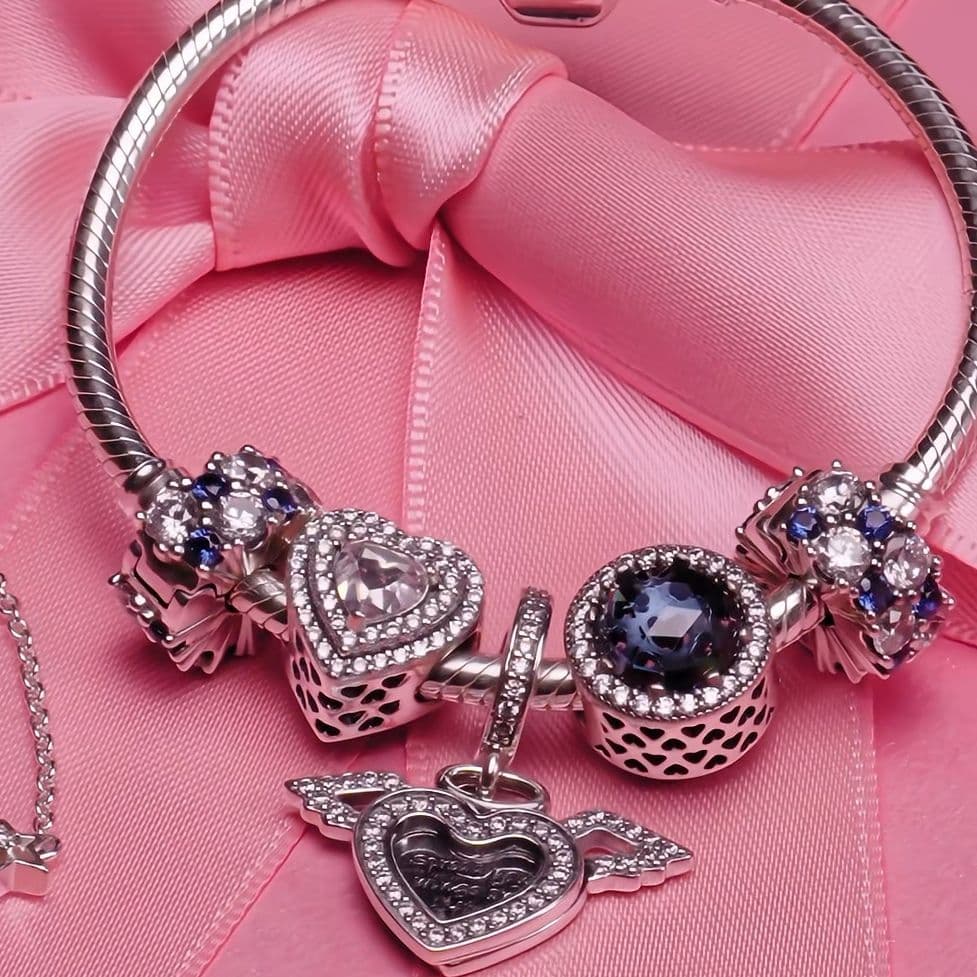 Pandora シルバーハートチャームブレスレット