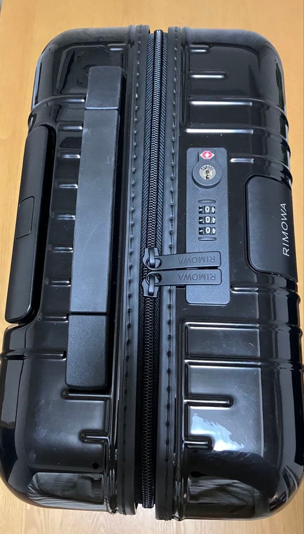 Rimowa リモワ エッセンシャルライト　キャビン