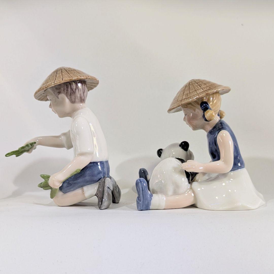 R コペンハーゲン　ミレニアム2002年プレート　フィギュリン2体　プラケット