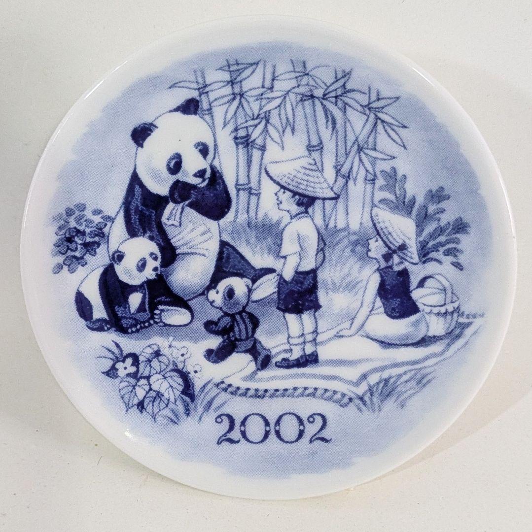 R コペンハーゲン　ミレニアム2002年プレート　フィギュリン2体　プラケット