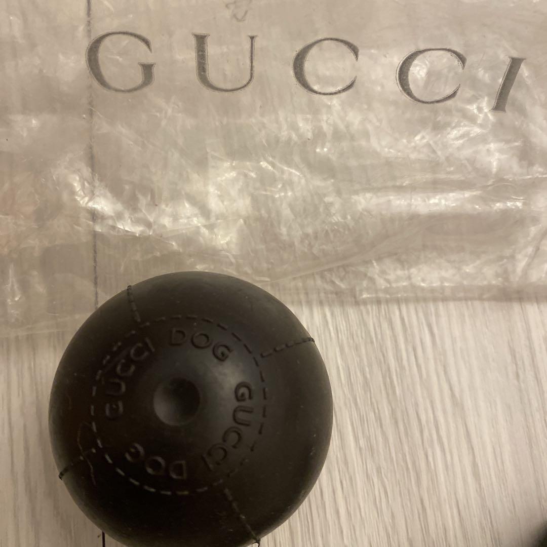 GUCCI 犬　猫　ボール　ロゴ　黒　ブラック　dog ペット　おもちゃ　ペット