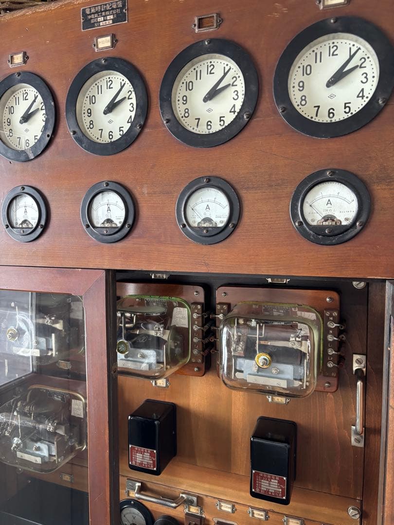 電気時計配電盤