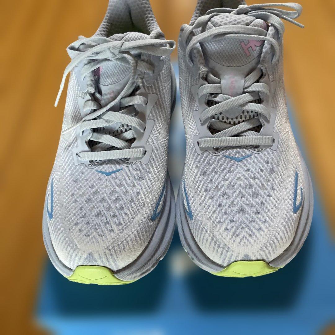 HOKA ランニングシューズ グレー