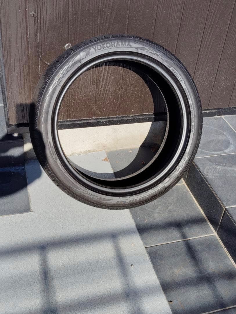 プリウス純正タイヤ 19インチタイヤ 195/50R19 ヨコハマ 夏タイヤ2本