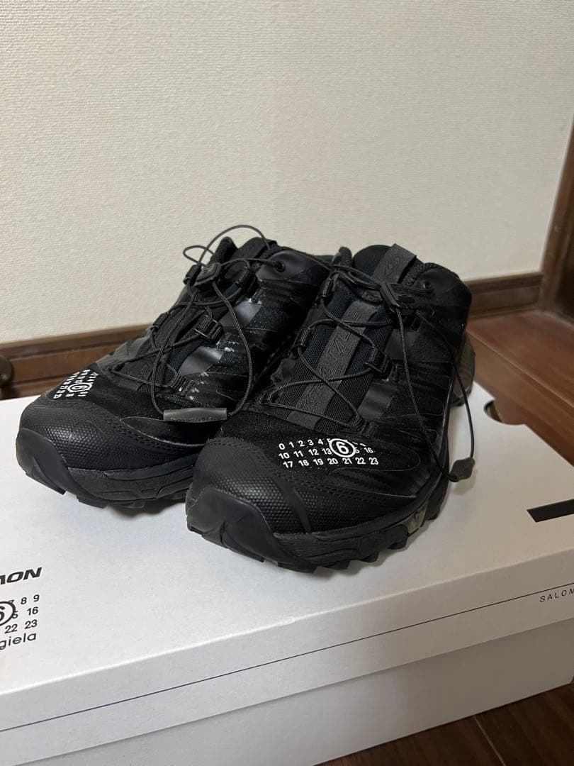 MM6 × Salomon XT-4トレイルランニング スニーカー