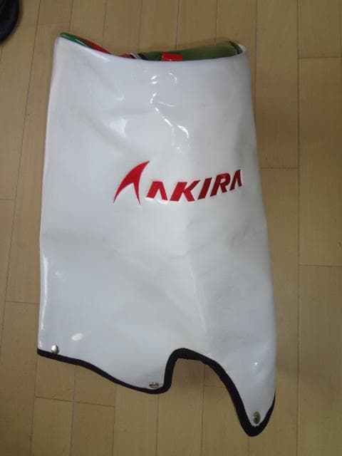 AKIRA / アキラ エナメル 3点式 豪華キャディバッグの 限定品 極上品