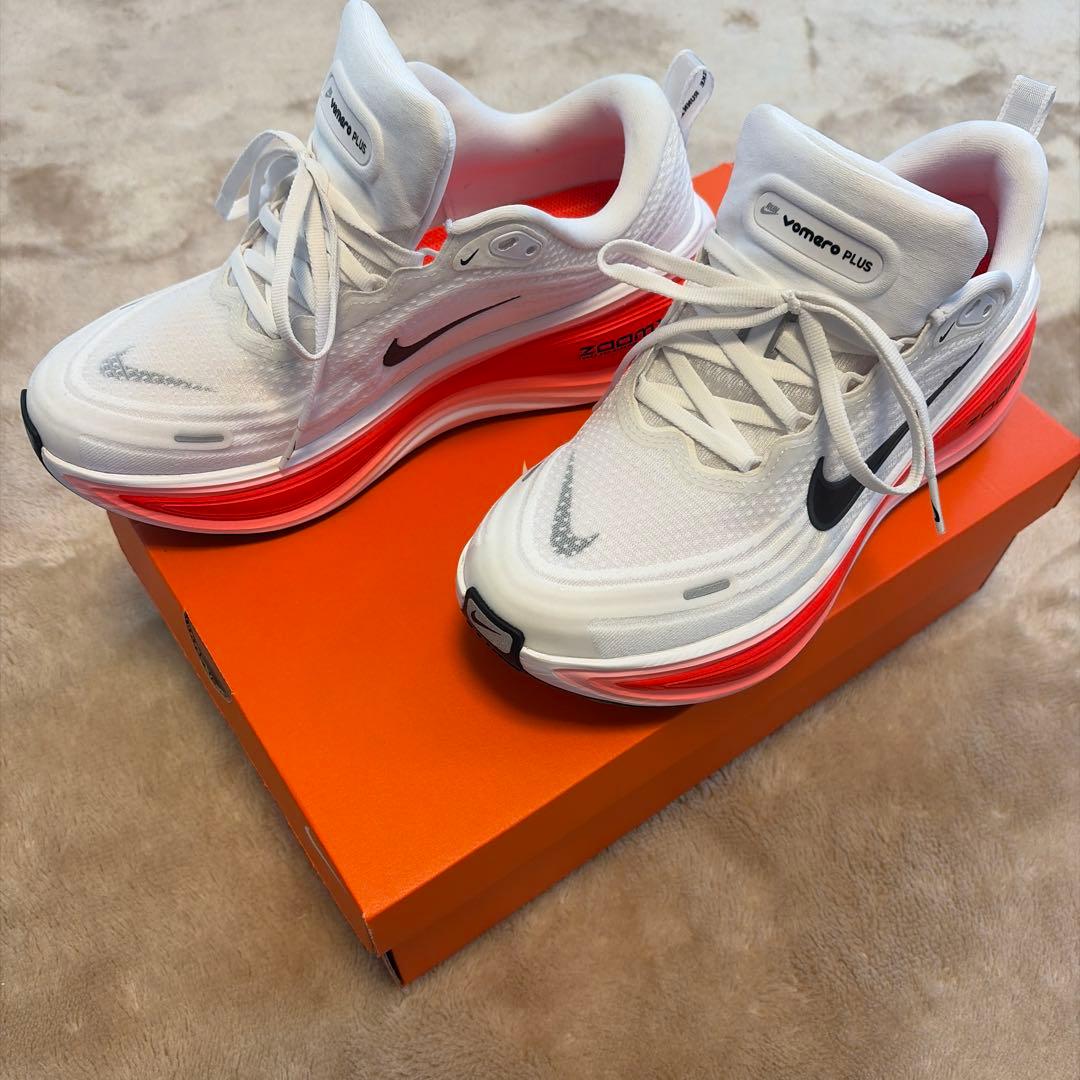 靴 Nike Vomero Plus