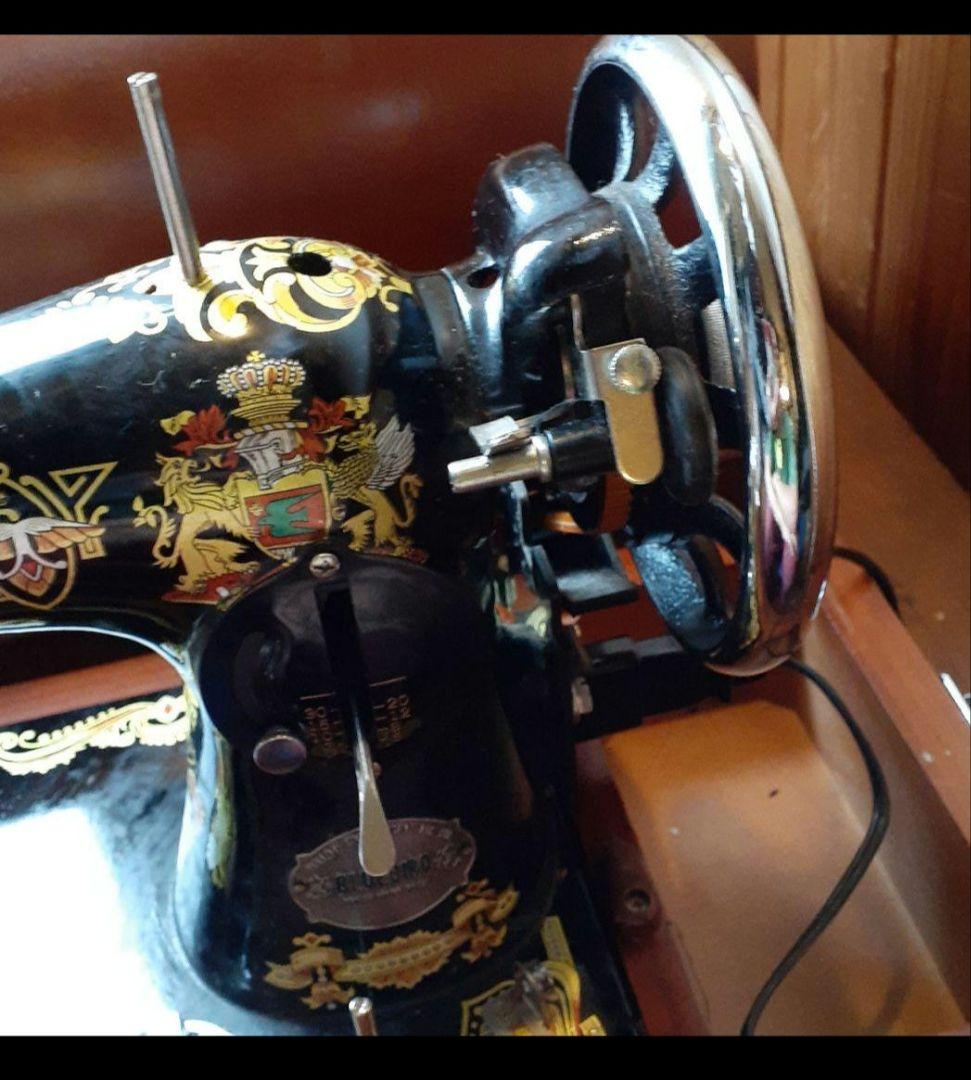 アンティークミシン電動クラシック足踏みインテリアにハンドメイドに高級感ある蓋付き