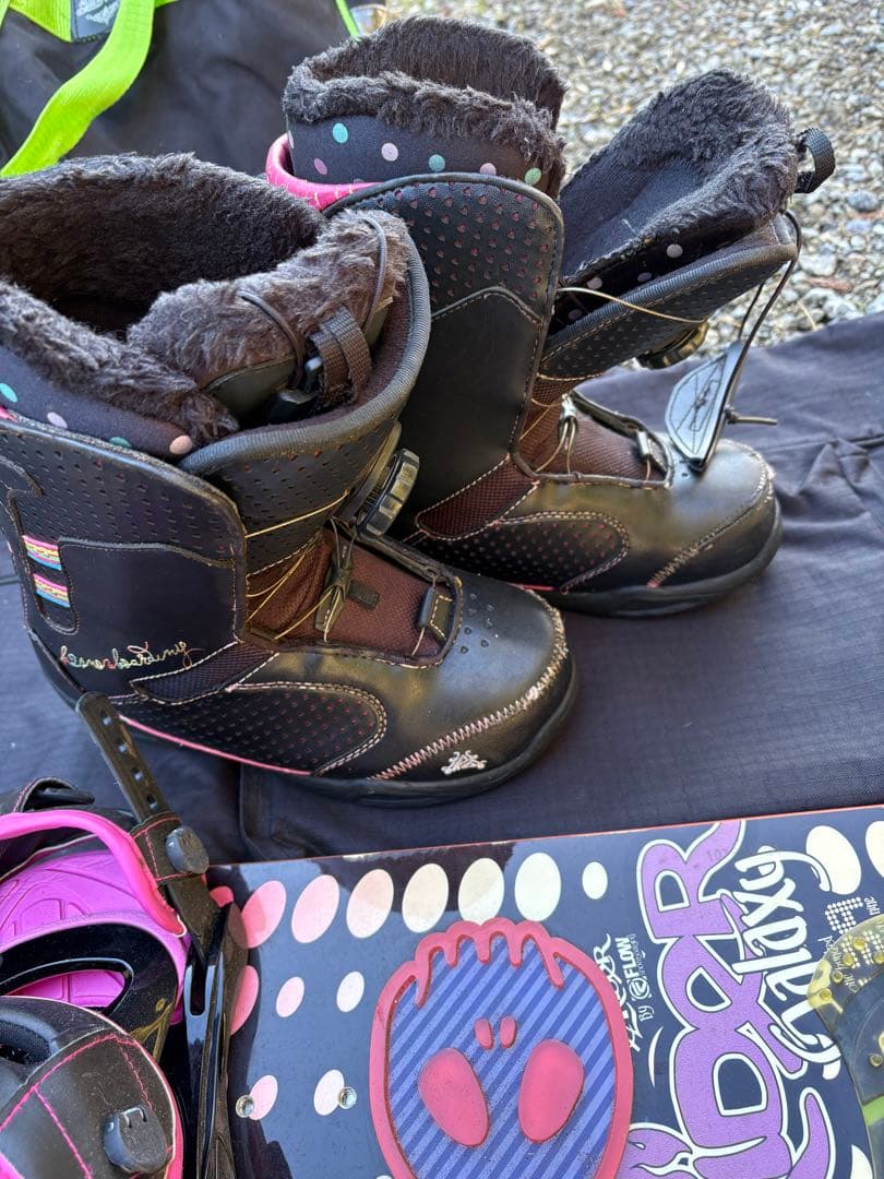 FLOWスノーボード 135 ビンディング、ブーツ付き引き取り大歓迎