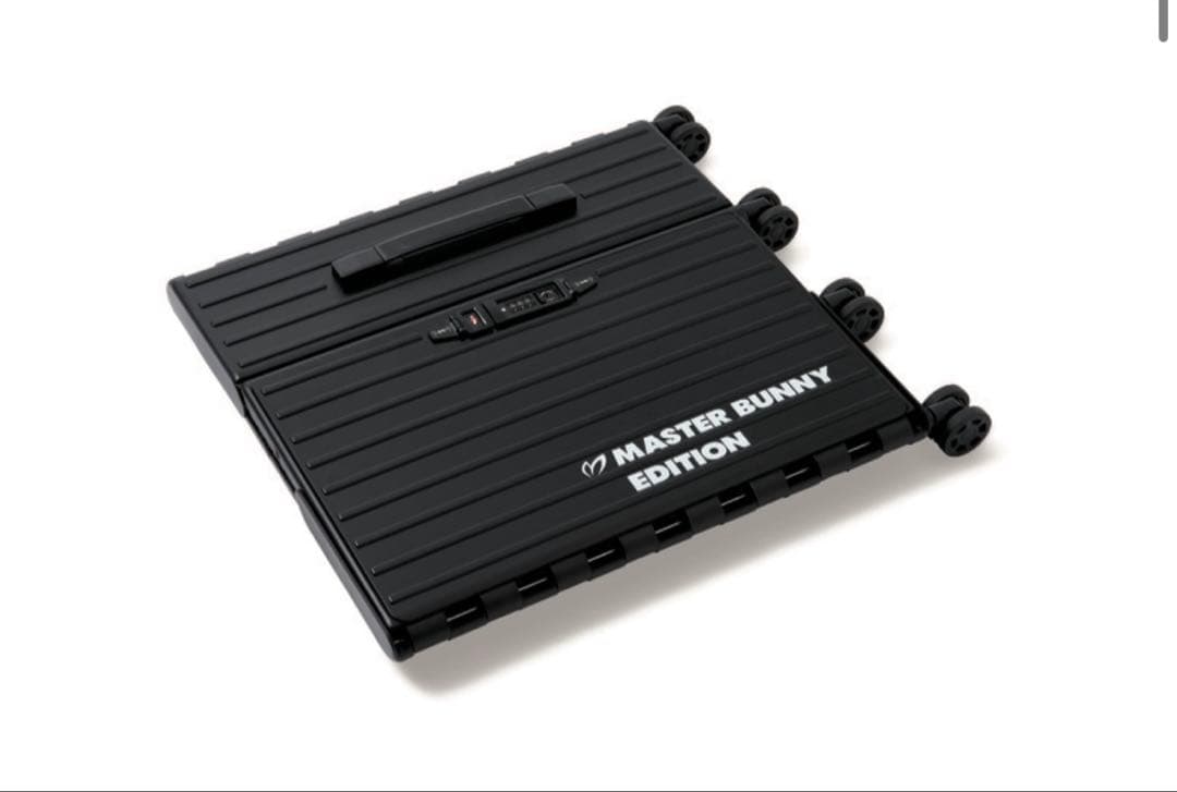 MASTER BUNNY EDITION キャリーケース ブラック