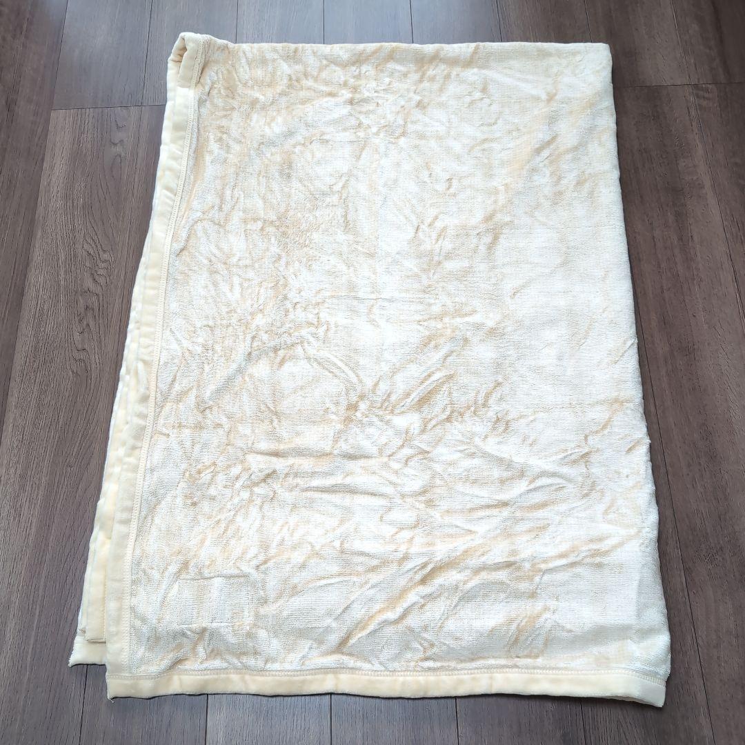 新品未使用　西川の絹毛布 140cm×200cm絹100%日本製ベージュキャメル