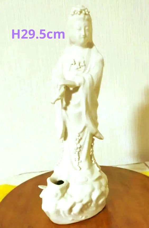 ✨特価セール中!中国美術品蛍白磁器花飾り 美顔 滴水観音様の立像　縁起置物