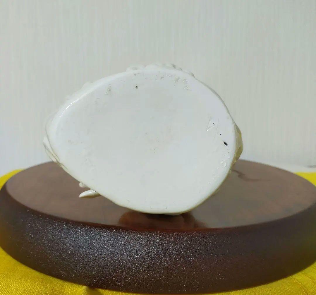 ✨特価セール中!中国美術品蛍白磁器花飾り 美顔 滴水観音様の立像　縁起置物