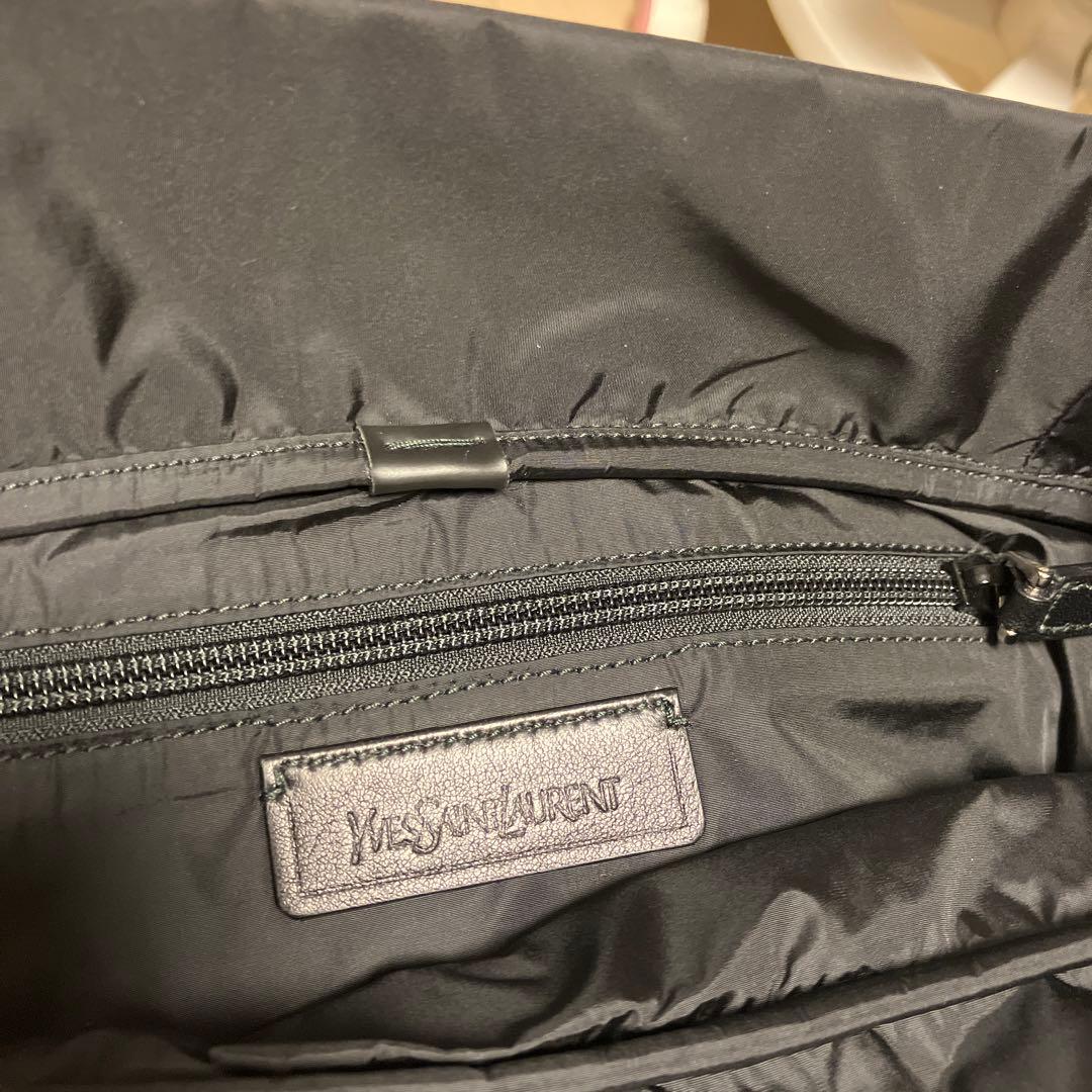 新品に近いイブサンローラン黒メッシュメッセンジャーバッグななめがけ軽量YSL