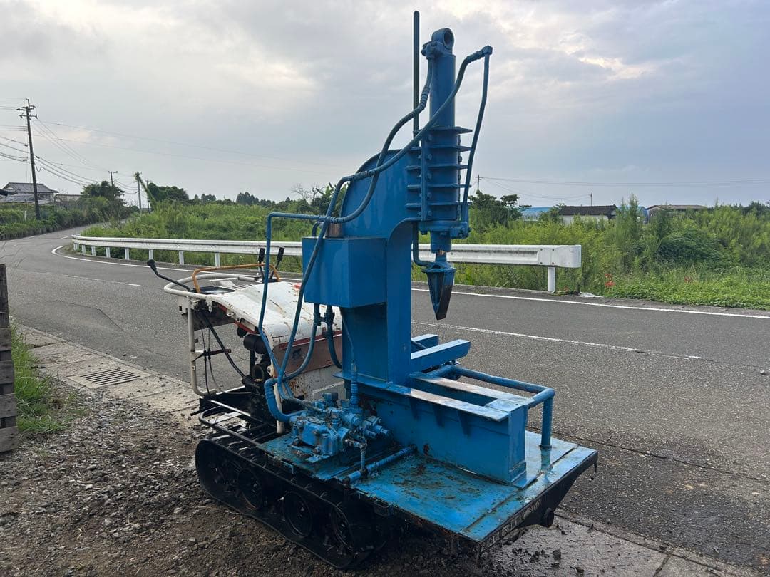 宮崎　自走式　薪割り機　油圧式　クボタエンジン　6.8馬力　クローラー　動画あり