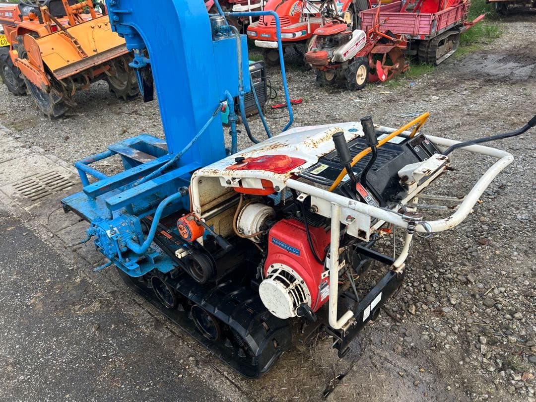 宮崎　自走式　薪割り機　油圧式　クボタエンジン　6.8馬力　クローラー　動画あり