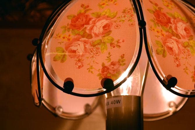 新品　ステンドグラス　ランプ　お姫様　エレガント　お洒落　おしゃれ