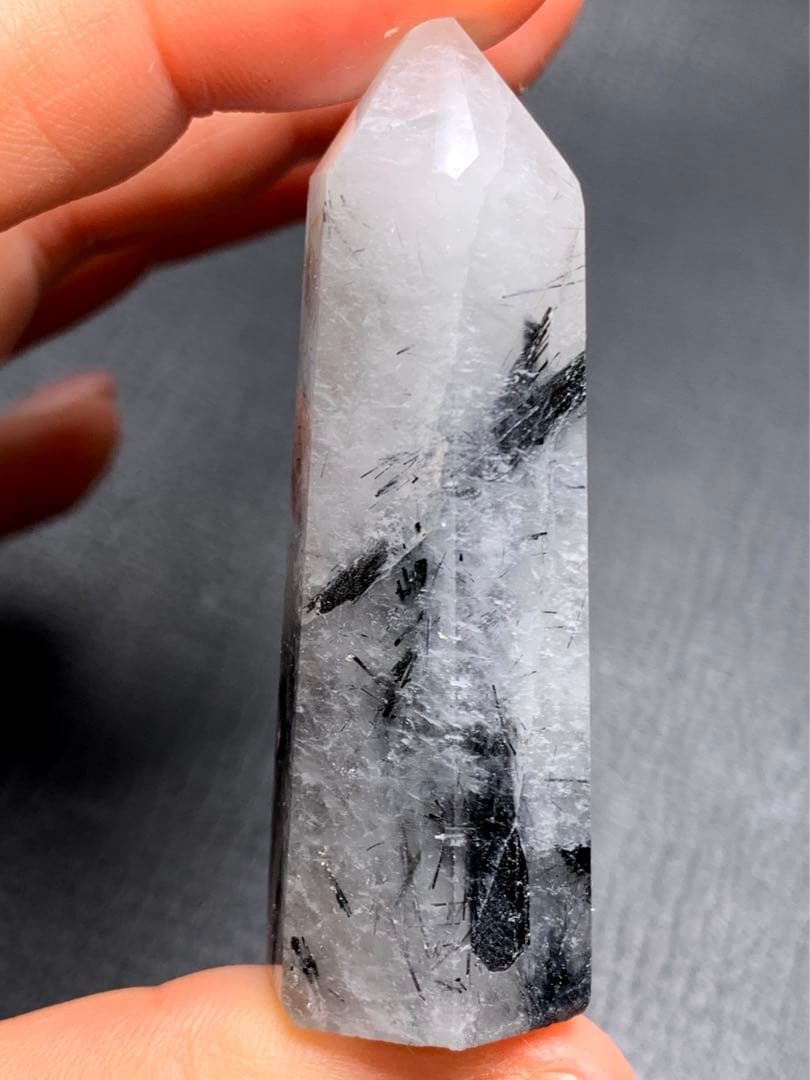 0410196  ブラックルチルインクォーツ六角柱、14.8＊54ミリ