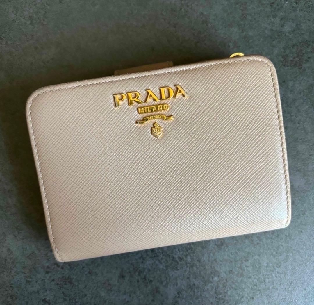 サ*ケ様 PRADA プラダ　サフィアーノ　財布　二つ折り