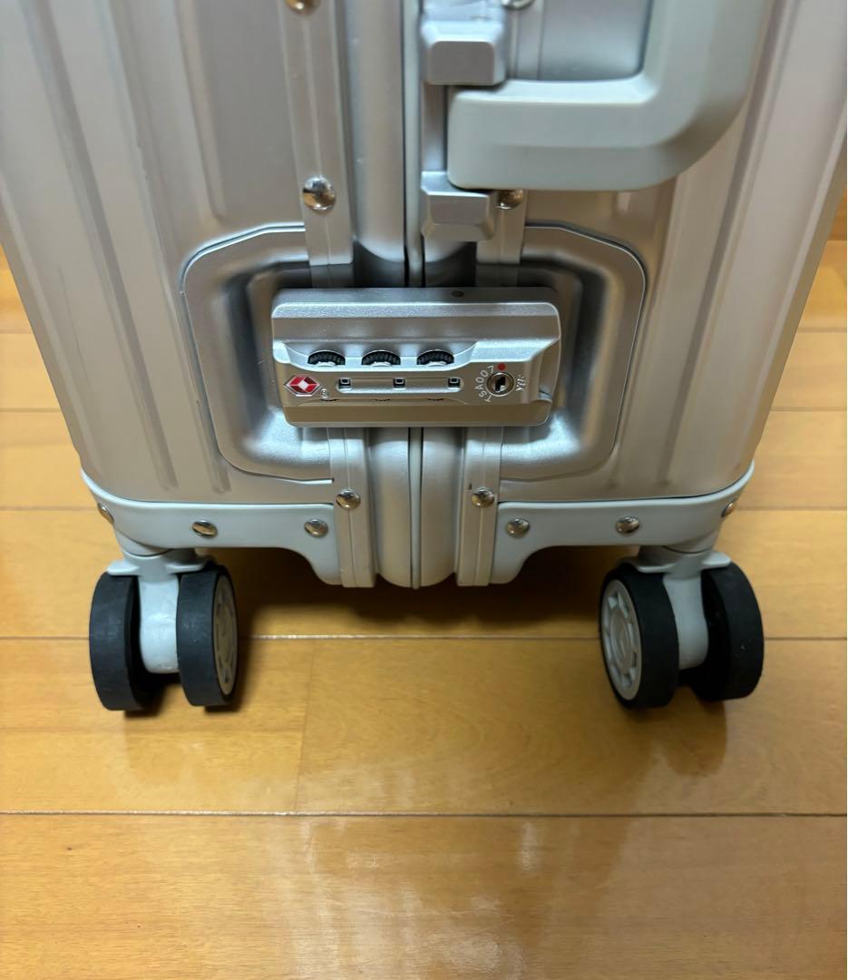 o*G様 メルセデスベンツ アルミキャリーケース