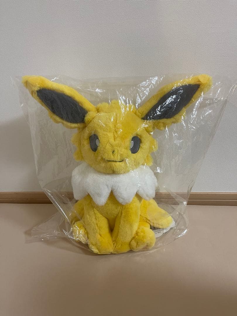 ポケモン　ふわふわ抱きぬいぐるみ　サンダース