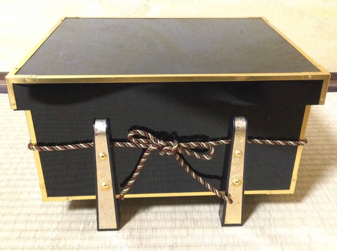 五月人形 飛騨の一刀彫龍頭兜 上原鎧袖作 屏風、台付 L152