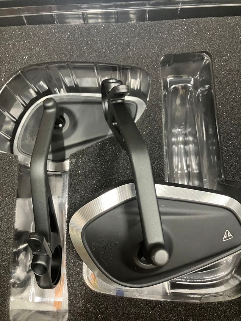 トライアンフ　バーエンドミラー