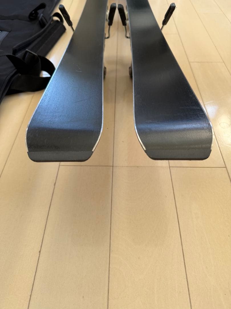 サロモン　スキー板　QSTLUX Jr M 130センチ　スキーケース付き